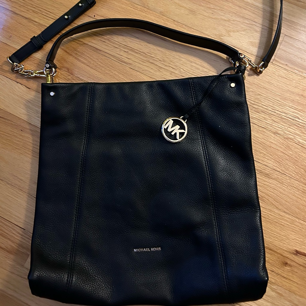 Michael Kors Black Soft Leather 2 Straps Gold Chain Buckle With Snap Closure Uec